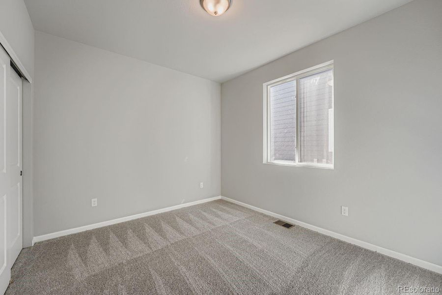 Spacious, unfurnished interior of a new home in Wolf Creek Run, Strasburg (Image 10).