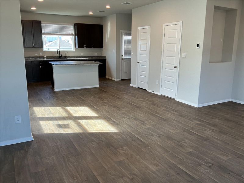 Spacious, unfurnished interior of a new home in Harvest Ridge, Elgin (Image 11).