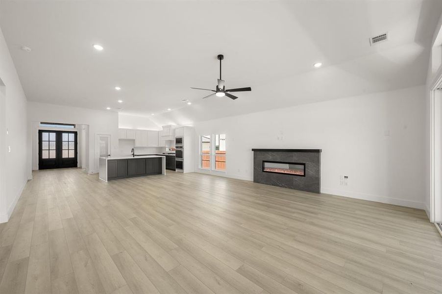 Spacious, unfurnished interior of a new home in Shady Valley Estates, Midlothian (Image 18).