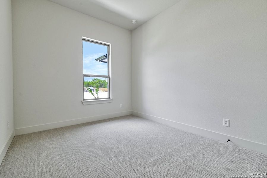 Spacious, unfurnished interior of a new home in Kinder Ranch 70's, San Antonio (Image 22).