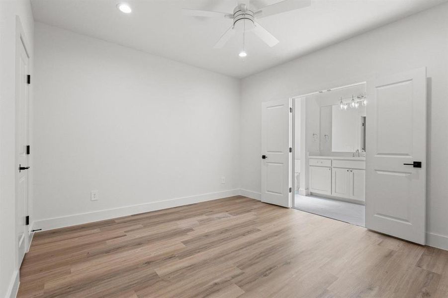 Spacious, unfurnished interior of a new home in , Denison (Image 27).