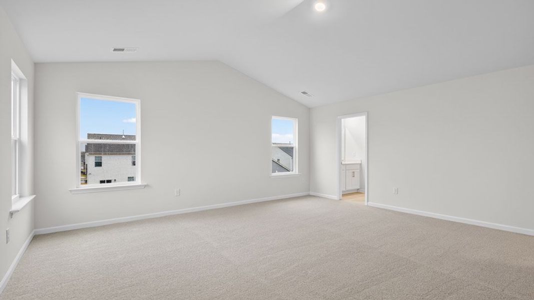 Spacious, unfurnished interior of a new home in Galvins Ridge, Sanford (Image 23).