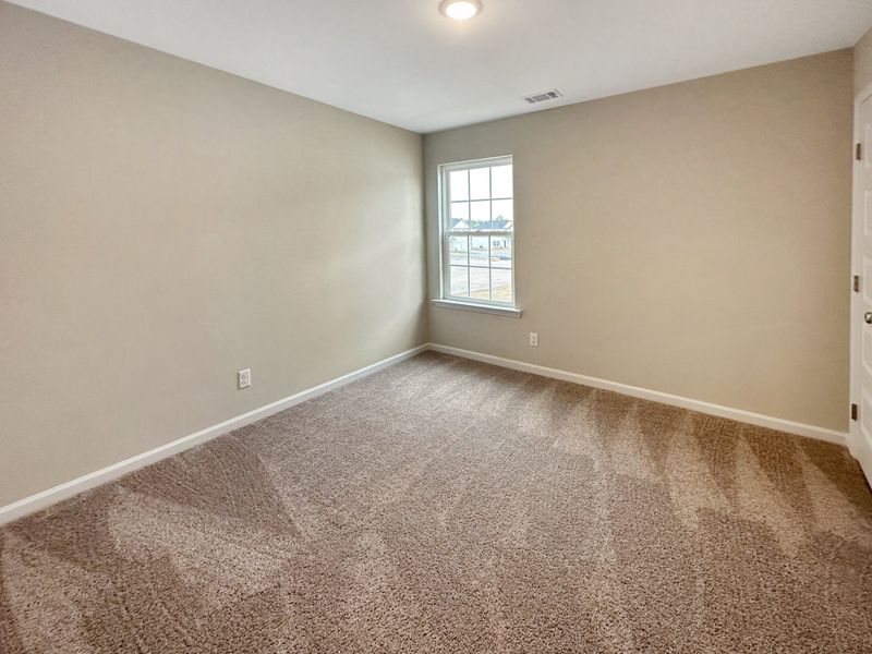 Spacious, unfurnished interior of a new home in Grand Reserve, Hinesville (Image 18).