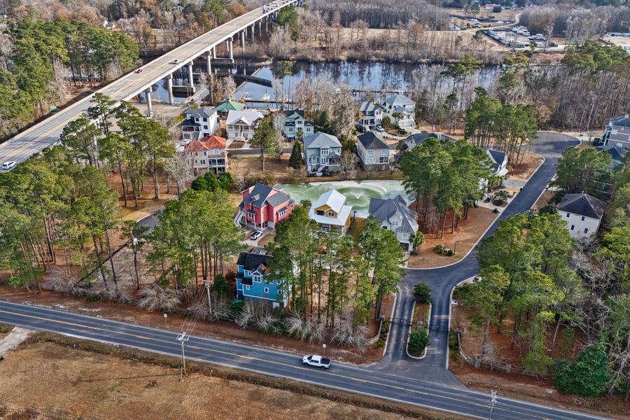 Image 7 of a home in Harbor Oaks Marina.