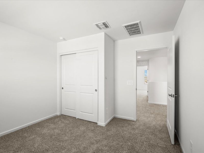 Spacious, unfurnished interior of a new home in Las Patrias at Star Valley Phase III - Premier Series, Tucson (Image 16).