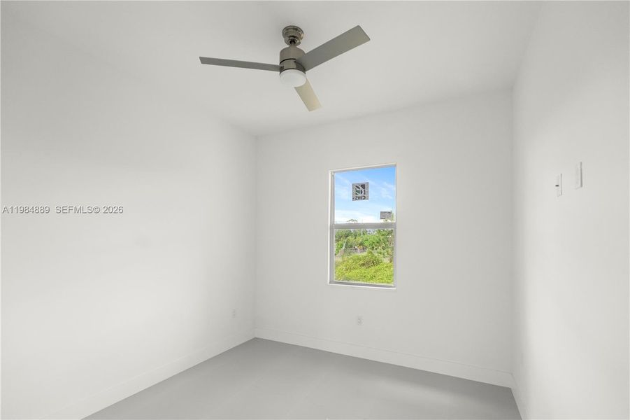 Spacious, unfurnished interior of a new home in , Lehigh Acres (Image 22).