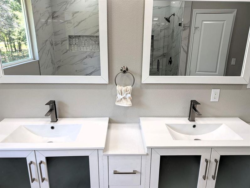 Close-up of interior finishes inside a home in , Mabank (Image 20). Close-up of interior finishes inside a home in , Mabank (Image 20).