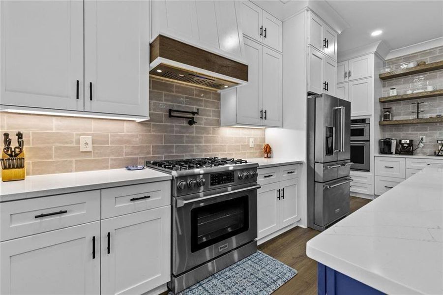 Furnished interior view inside a new home in , Bethlehem (Image 44).