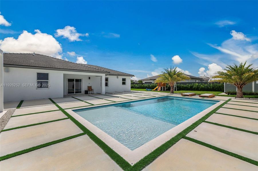 Exterior details and patio area of a home in , Homestead (Image 22).