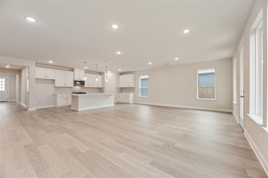 Spacious, unfurnished interior of a new home in Creekside of Crowley, Crowley (Image 23).
