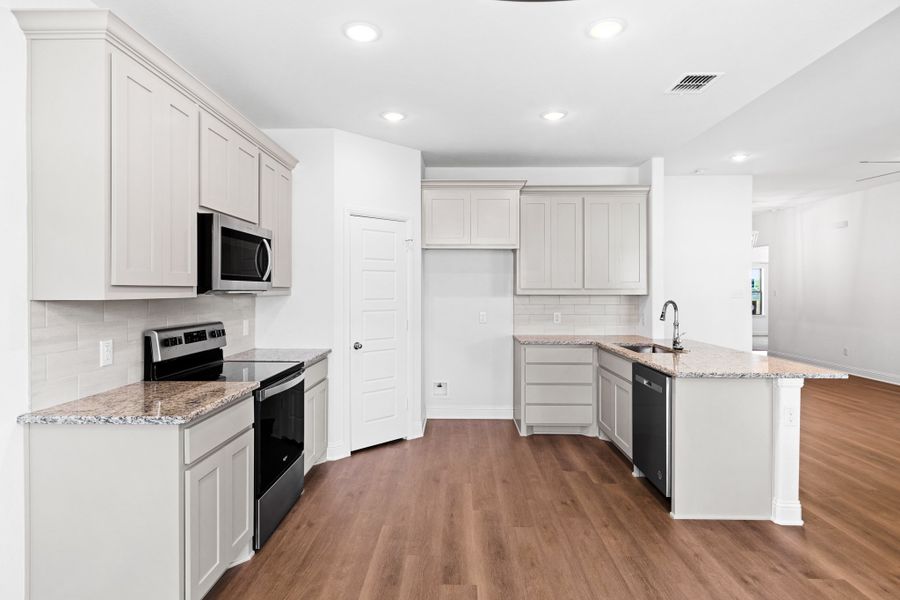 Representative furnished interior of a home built from the The Granger by Doug Parr Custom Homes in Fair Oaks, Runaway Bay (Image 12). Representative furnished interior of a home built from the The Granger by Doug Parr Custom Homes in Fair Oaks, Runaway Bay (Image 12).