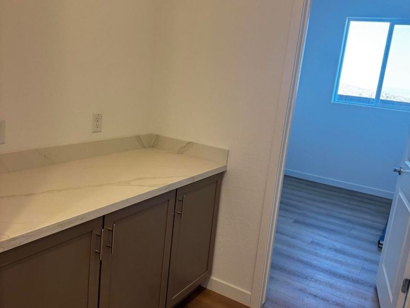 Spacious, unfurnished interior of a new home in Hidden Hills, Prescott (Image 15).