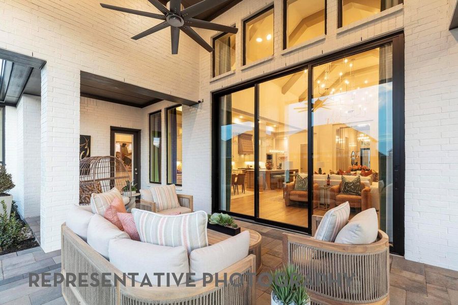 Exterior details and patio area of a home in Kresston, Montgomery (Image 3).