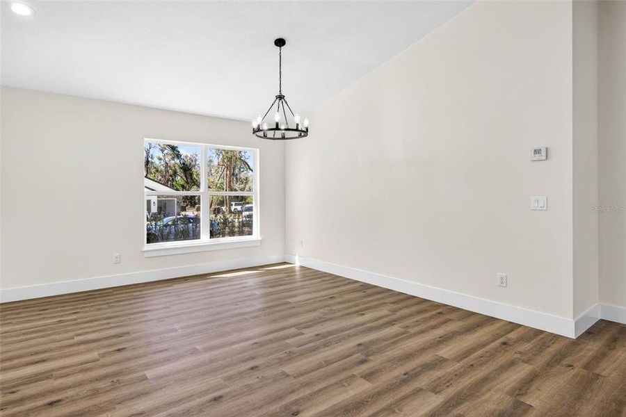 Spacious, unfurnished interior of a new home in , Dade City (Image 25).