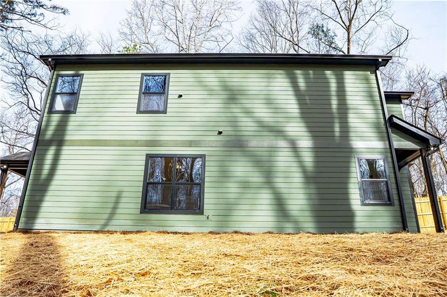 Exterior details and patio area of a home in , Dawsonville (Image 3).