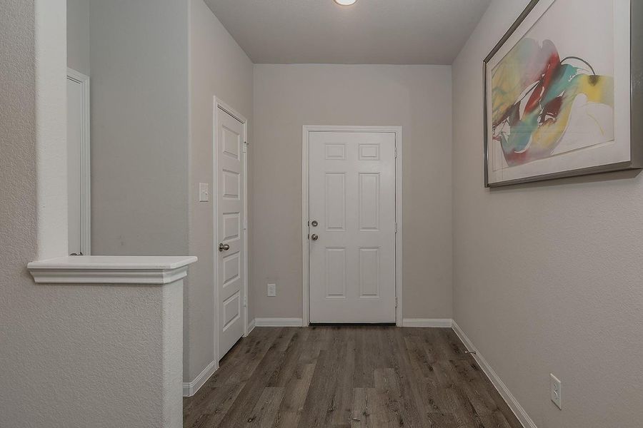Spacious, unfurnished interior of a new home in River's Edge, Conroe (Image 19). Spacious, unfurnished interior of a new home in River's Edge, Conroe (Image 19).