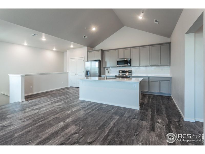 Kitchen & dining room