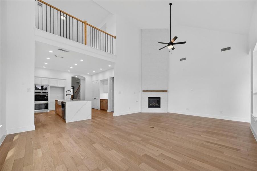 Spacious, unfurnished interior of a new home in Cambridge Crossing, Celina (Image 13).