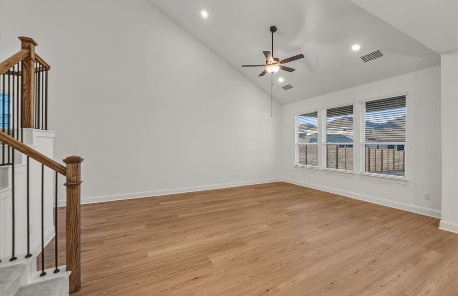 Spacious, unfurnished interior of a new home in Horizon Lake, Leander (Image 19).