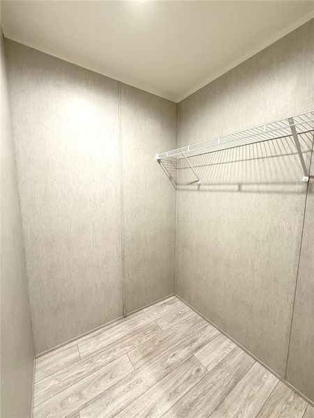 Spacious, unfurnished interior of a new home in , Williston (Image 8).