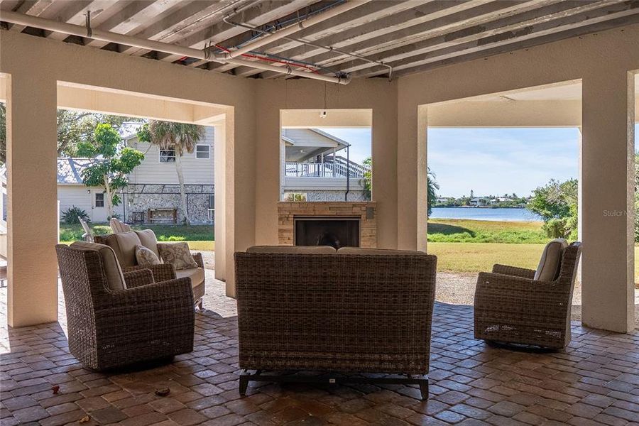 Community amenities in , Englewood (Image 64).