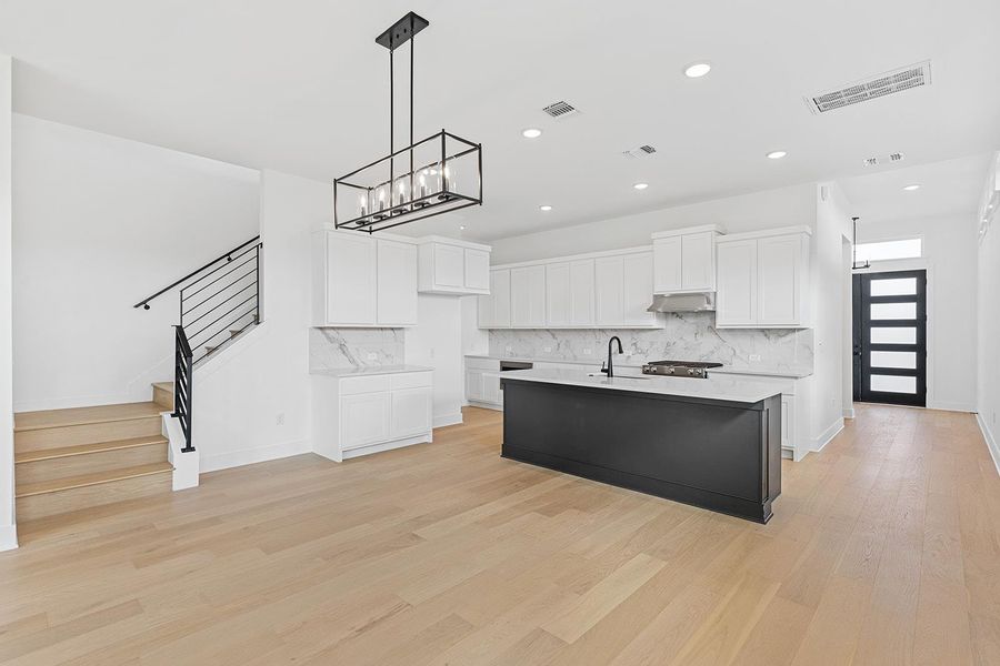 Image 22 of a home in Rough Hollow The District. Image 22 of a home in Rough Hollow The District.