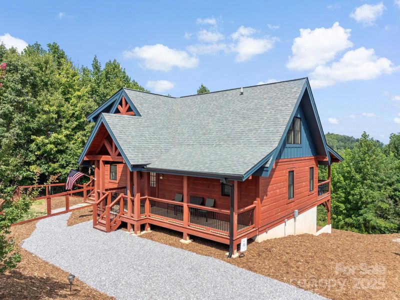 Drive up Gravel Driveway for Unloading
