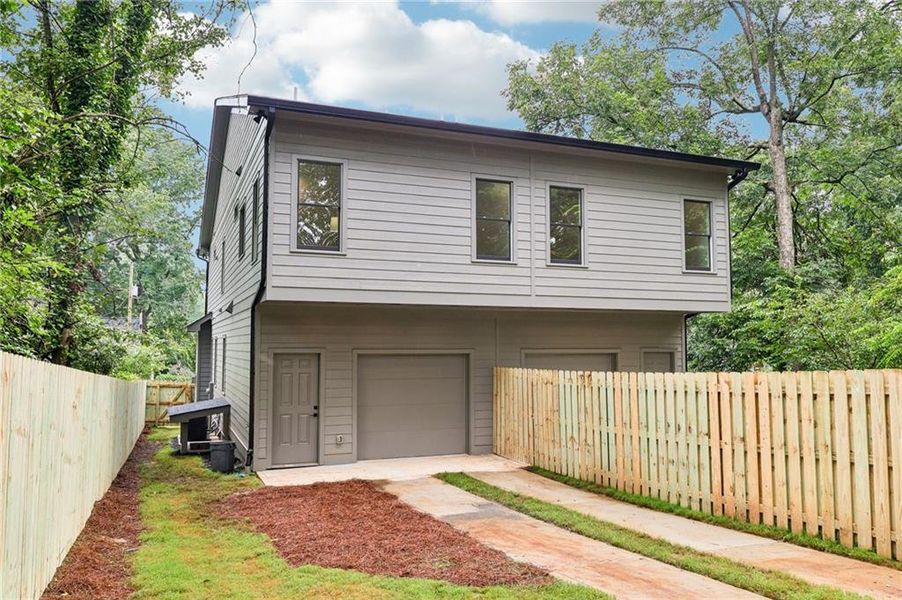 Exterior details and patio area of a home in , Decatur (Image 4).