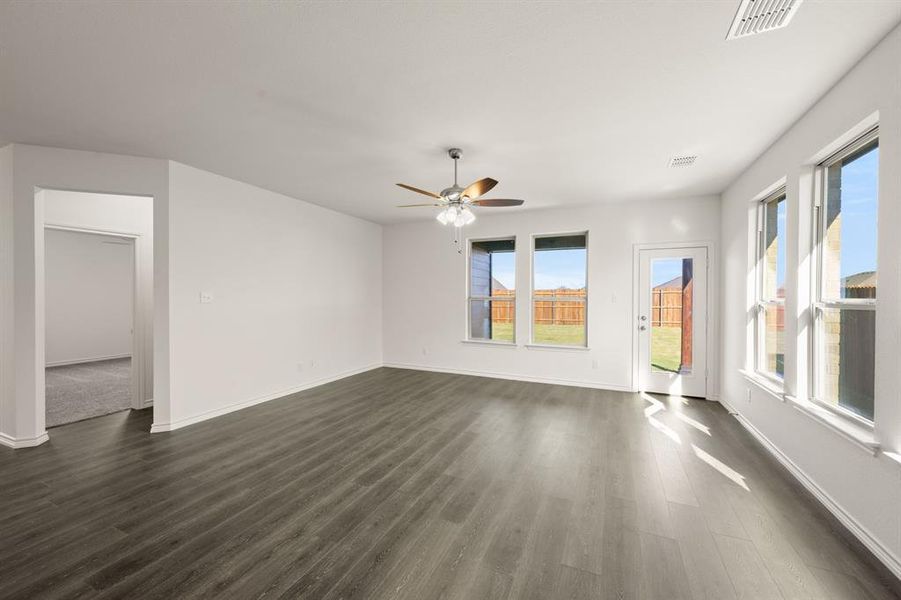 1906 Cheyenne- Living Room-2024