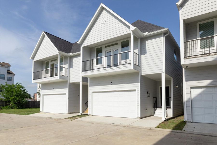 Front exterior of a new home in , Houston, TX, highlighting curb appeal (Image 1). Front exterior of a new home in , Houston, TX, highlighting curb appeal (Image 1).
