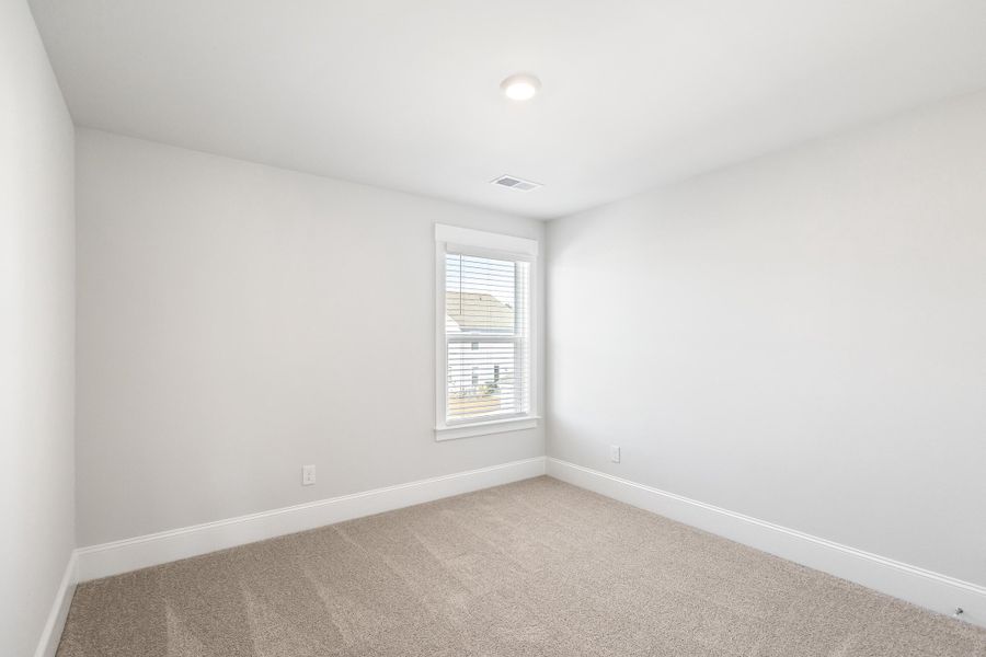 Spacious, unfurnished interior of a new home in Rivers Reach, Yemassee (Image 25).