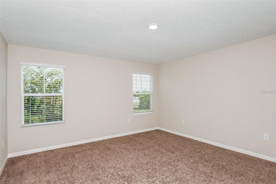 Spacious, unfurnished interior of a new home in Pasadena Ridge, Zephyrhills (Image 11).