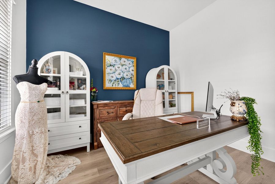 Furnished interior view inside a new home in , Ravenel (Image 30).