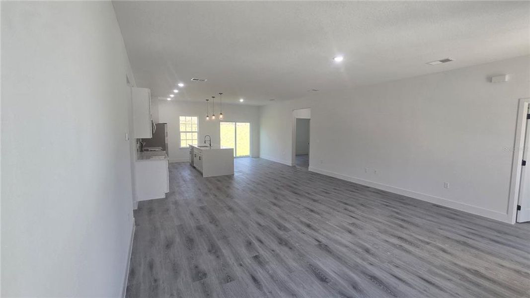 Spacious, unfurnished interior of a new home in , Citrus Springs (Image 15).