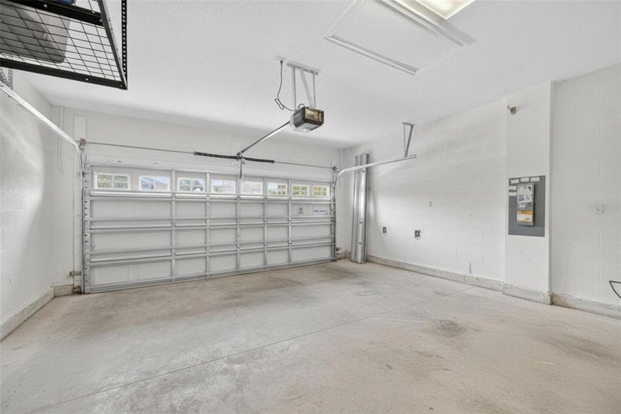 Spacious, unfurnished interior of a new home in , Apollo Beach (Image 25).