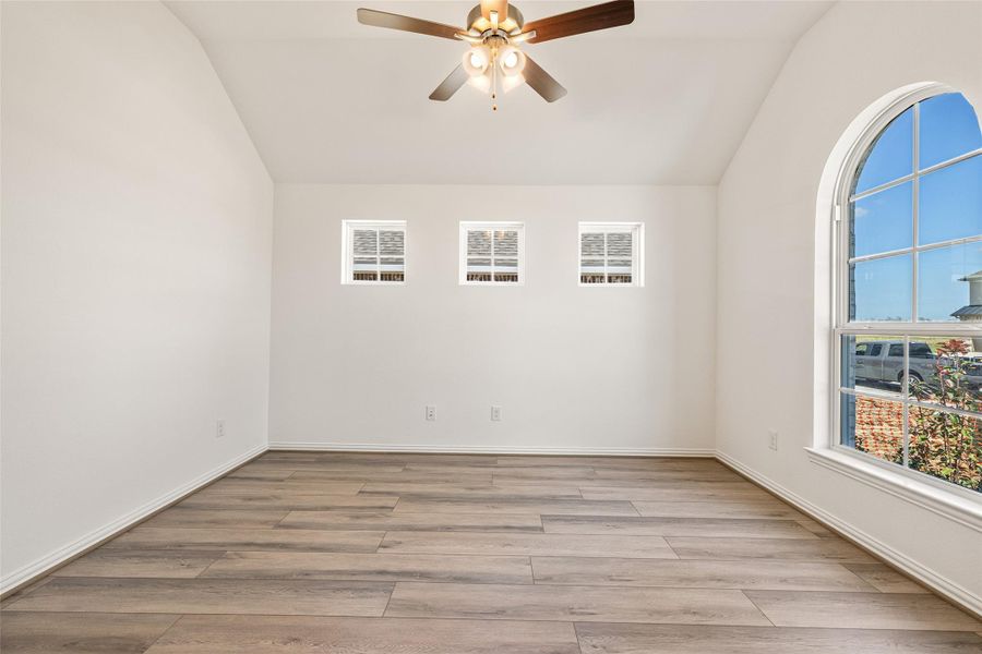 Spacious, unfurnished interior of a new home in River Ranch, Dayton (Image 22).