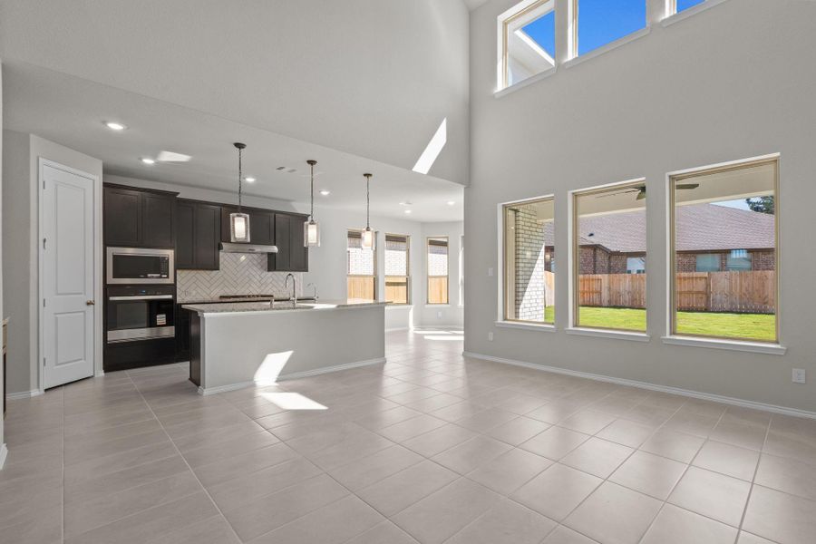 Spacious, unfurnished interior of a new home in The Trails, New Caney (Image 29).