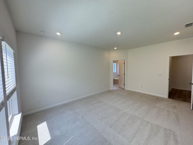 Spacious, unfurnished interior of a new home in Hyland Trail, Green Cove Springs (Image 40).