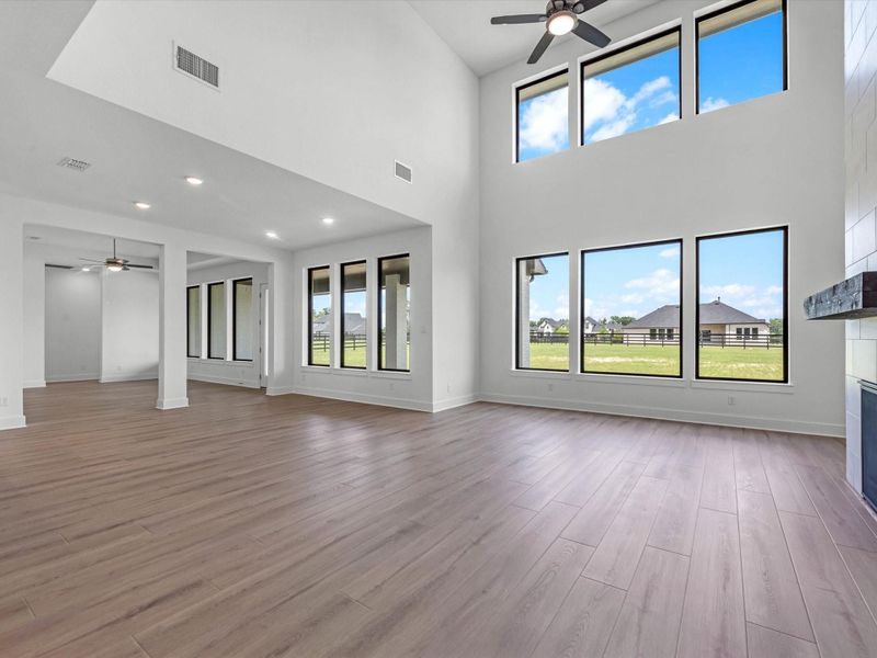Spacious, unfurnished interior of a new home in The Estates at James Lane, Fulshear (Image 11). Spacious, unfurnished interior of a new home in The Estates at James Lane, Fulshear (Image 11).