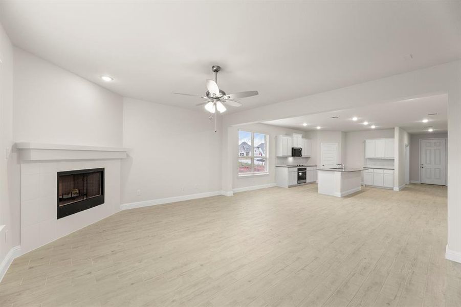 10. 2029 Gladd - Family (2)