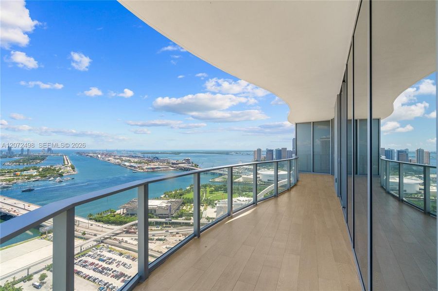Condo located in Miami, FL showcasing its design and architecture (Image 54). Condo located in Miami, FL showcasing its design and architecture (Image 54).