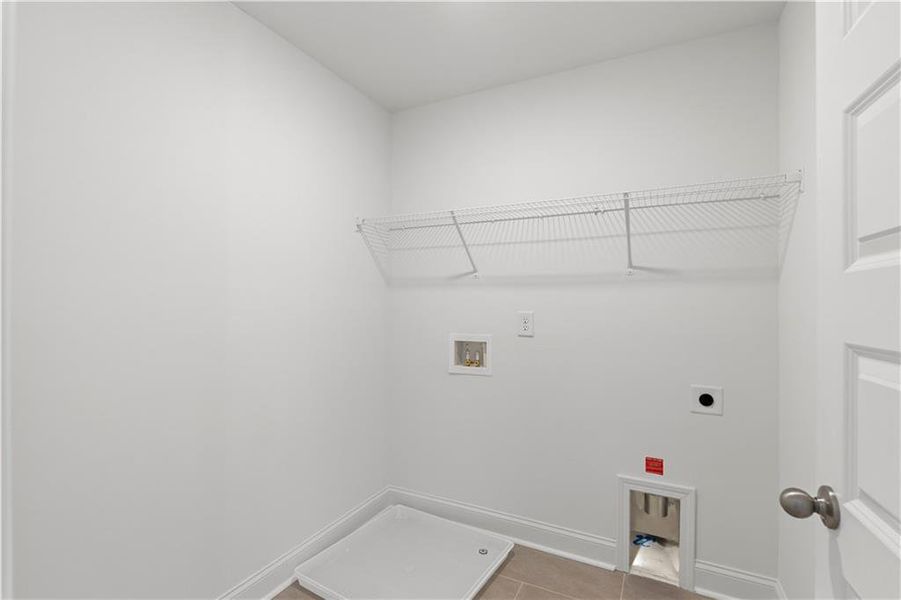 Spacious, unfurnished interior of a new home in Mulberry Summit, Flowery Branch (Image 20). Spacious, unfurnished interior of a new home in Mulberry Summit, Flowery Branch (Image 20).