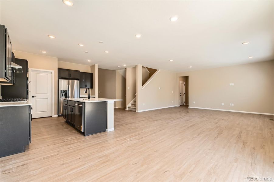 Seamless w/LVP throughout