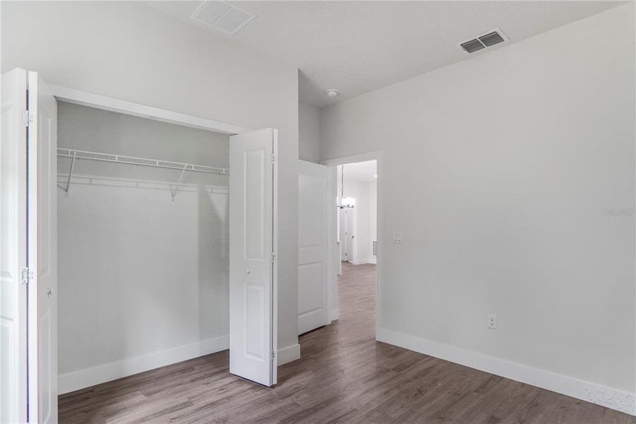 Spacious, unfurnished interior of a new home in , Citrus Springs (Image 31).
