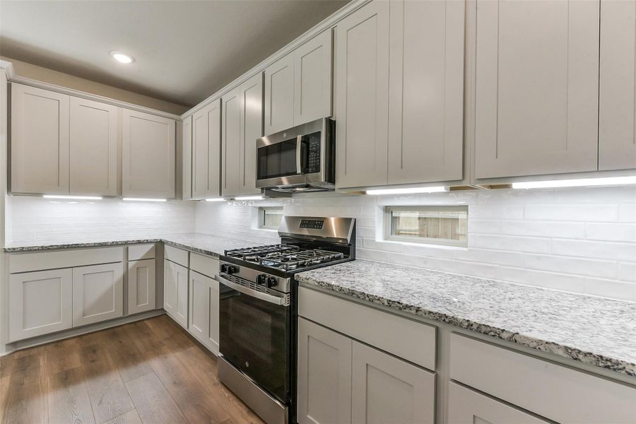 Furnished interior view inside a new home in Colony at Pinehurst, Pinehurst (Image 16).