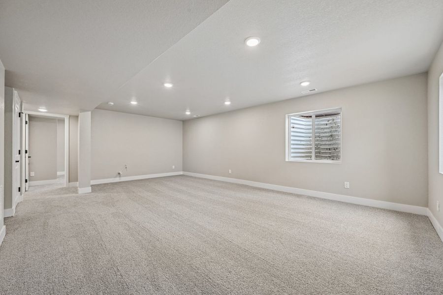 Spacious, unfurnished interior of a new home in The Glen, Colorado Springs (Image 48). Spacious, unfurnished interior of a new home in The Glen, Colorado Springs (Image 48).