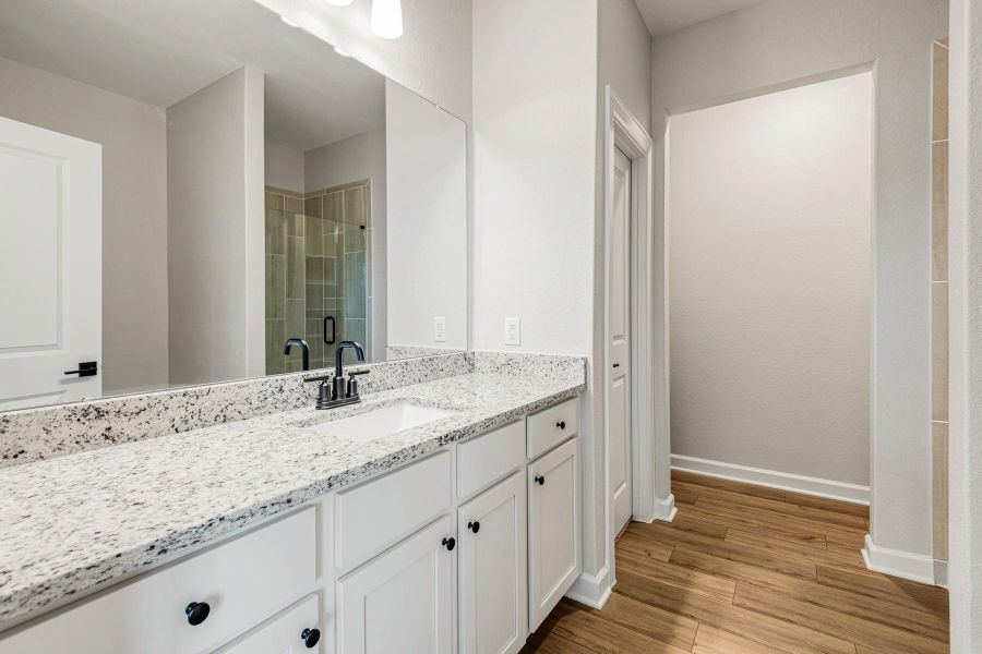 Furnished interior view inside a new home in Sweetwater Ridge, Conroe (Image 4).
