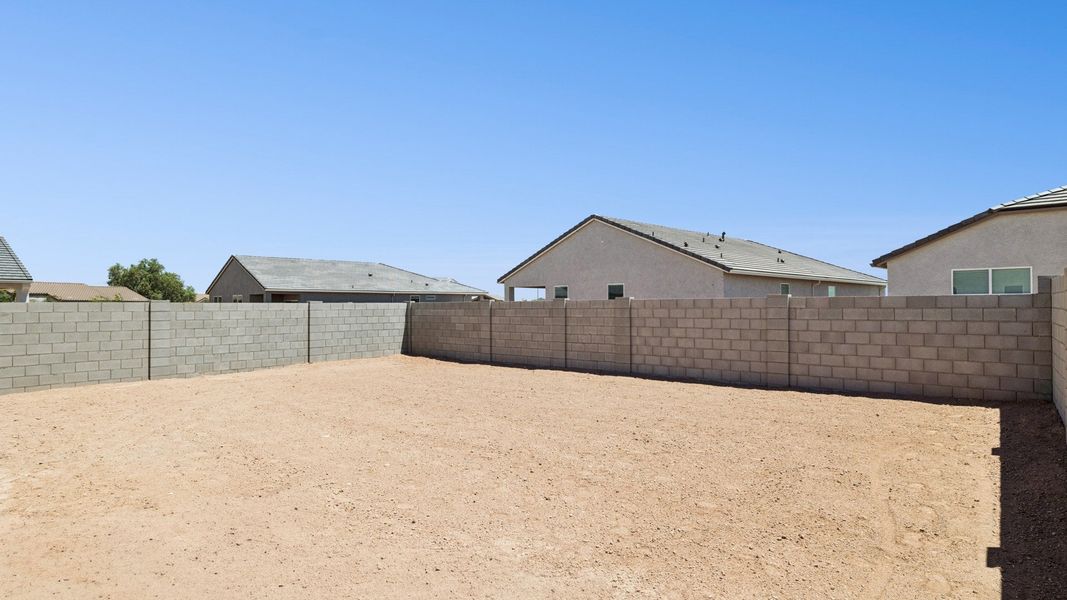 Representative exterior details of a home built from the Lakeway by D.R. Horton in Heartland Ranch, Coolidge (Image 20).