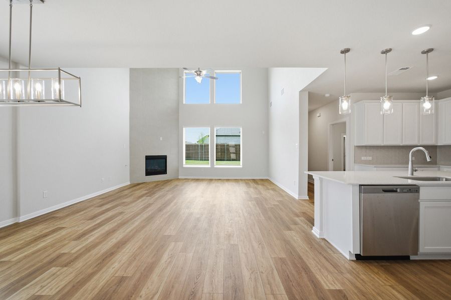 Spacious, unfurnished interior of a new home in La Terra, Celina (Image 23).