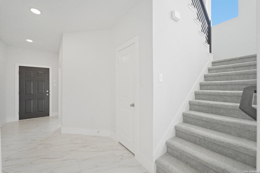 Spacious, unfurnished interior of a new home in Hickory Ridge, Elmendorf (Image 33).